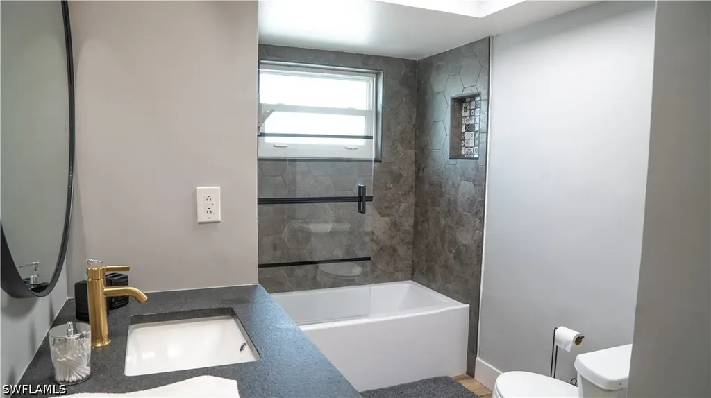 2090 Via Venice Punta Gorda FL 33950