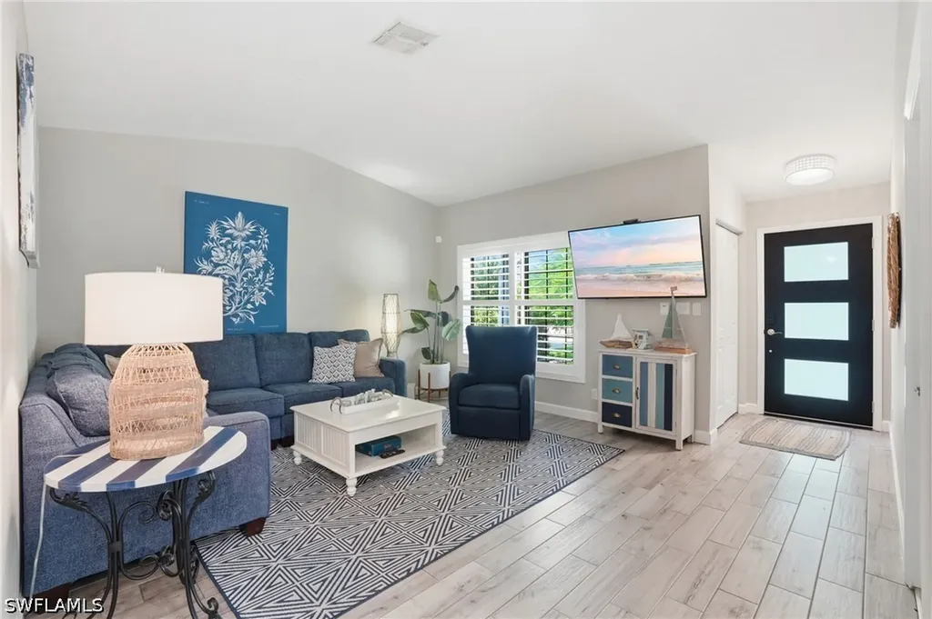 764 94th Avenue N Naples FL 34108