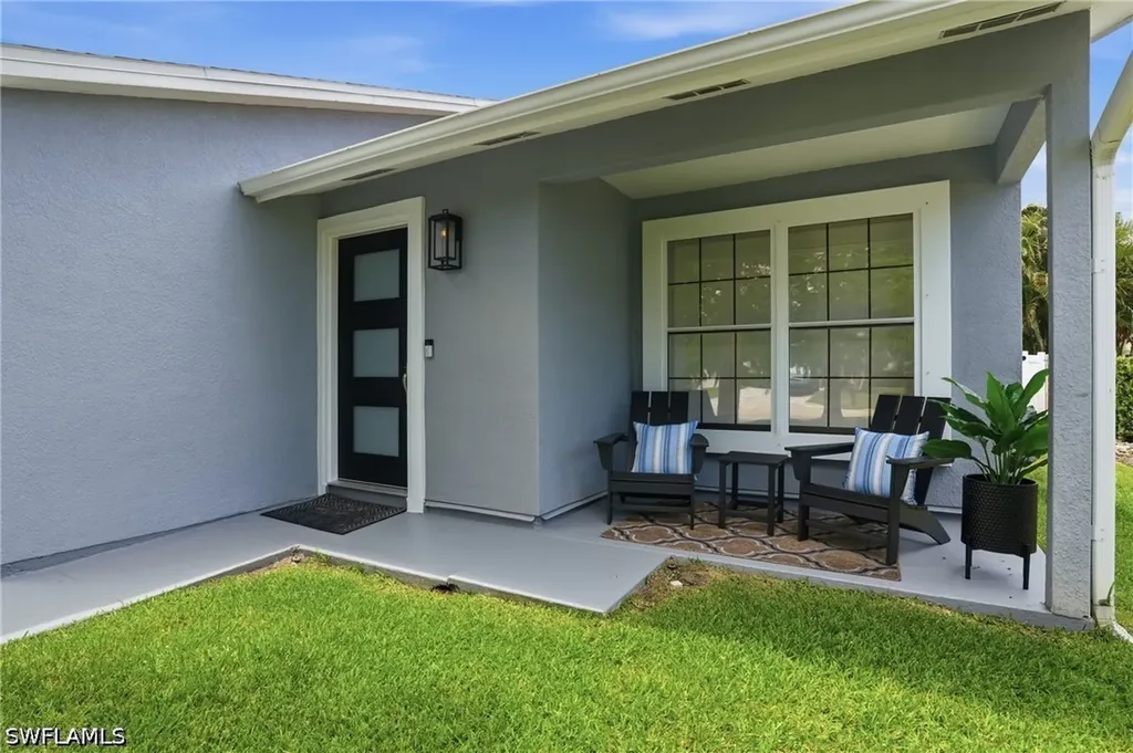 764 94th Avenue N Naples FL 34108
