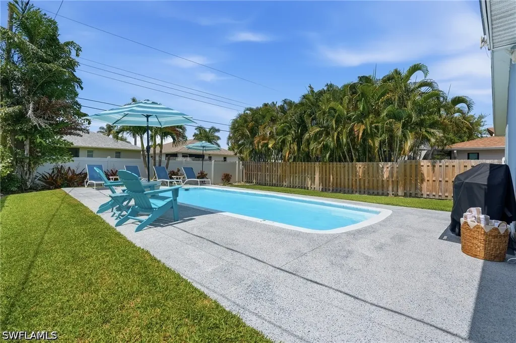 764 94th Avenue N Naples FL 34108