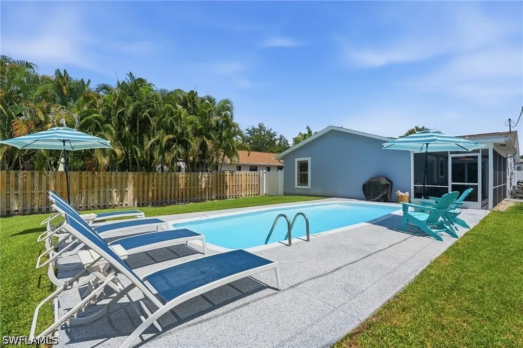 764 94th Avenue N Naples FL 34108