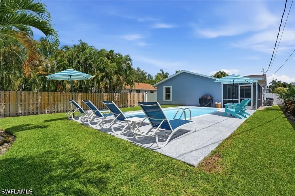 764 94th Avenue N Naples FL 34108