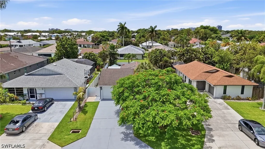 764 94th Avenue N Naples FL 34108
