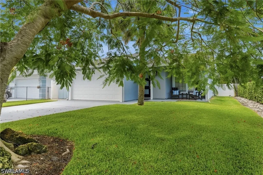 764 94th Avenue N Naples FL 34108