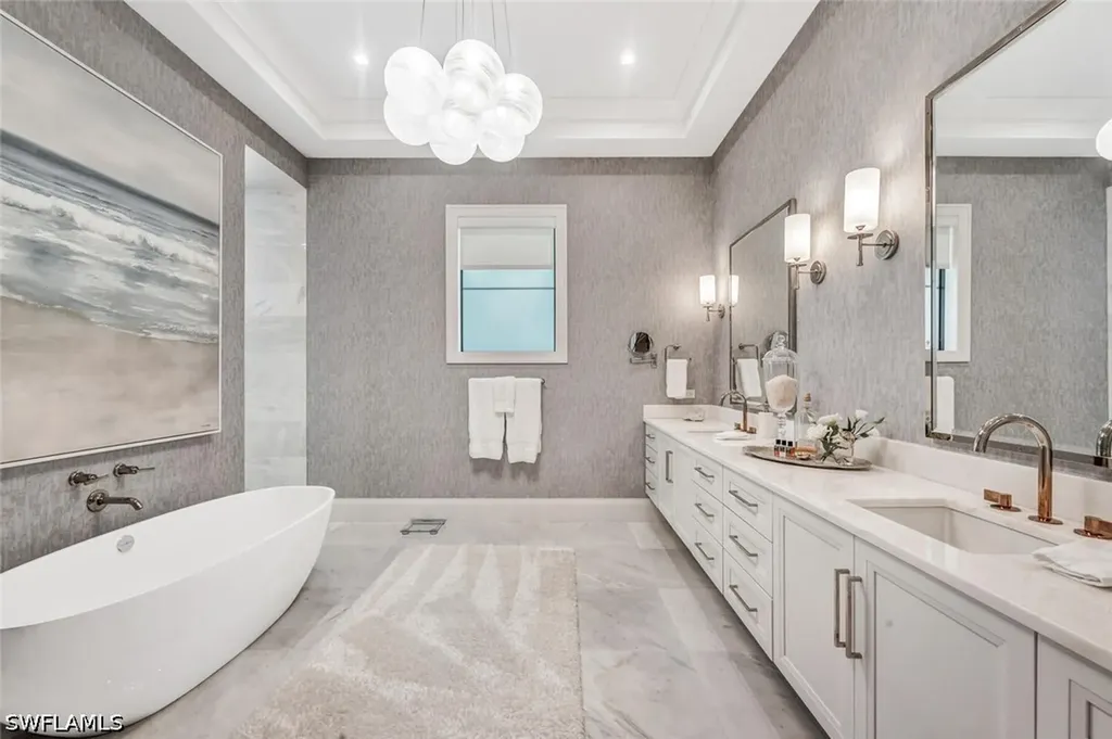 556 17th Avenue S Naples FL 34102