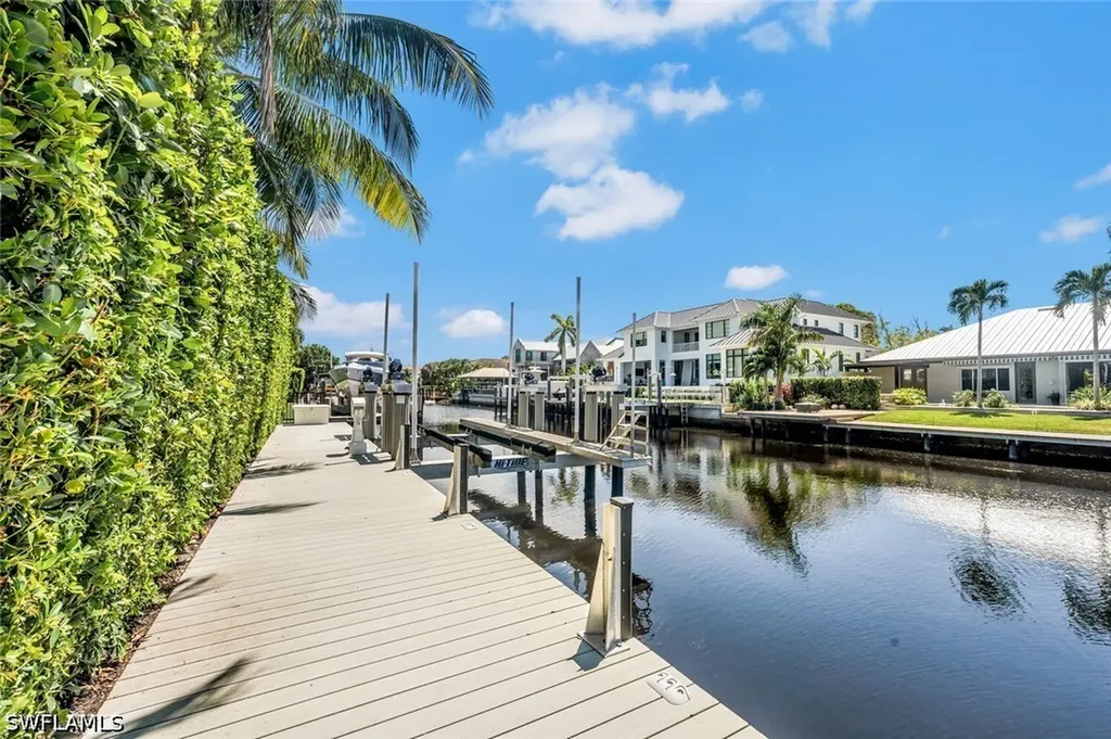 556 17th Avenue S Naples FL 34102