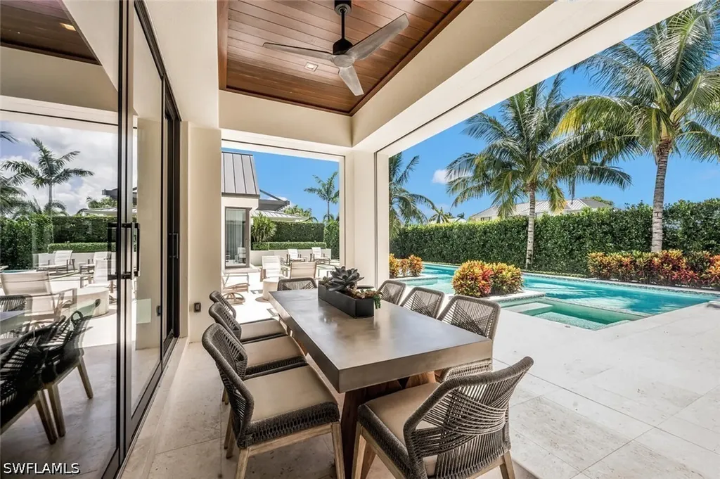 556 17th Avenue S Naples FL 34102
