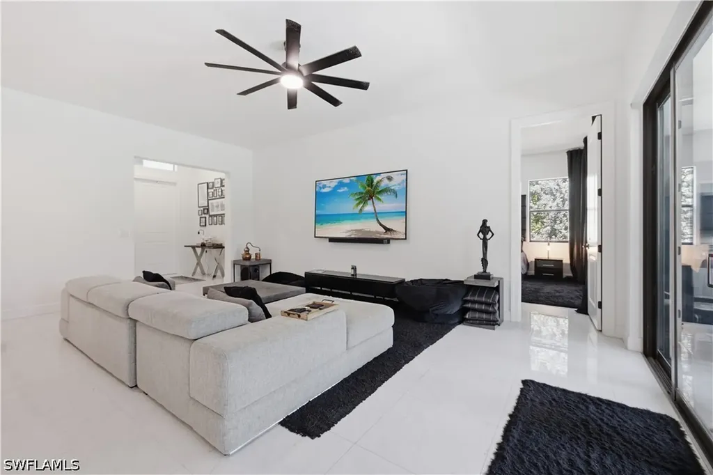 Naples FL, 829 16TH Avenue SW