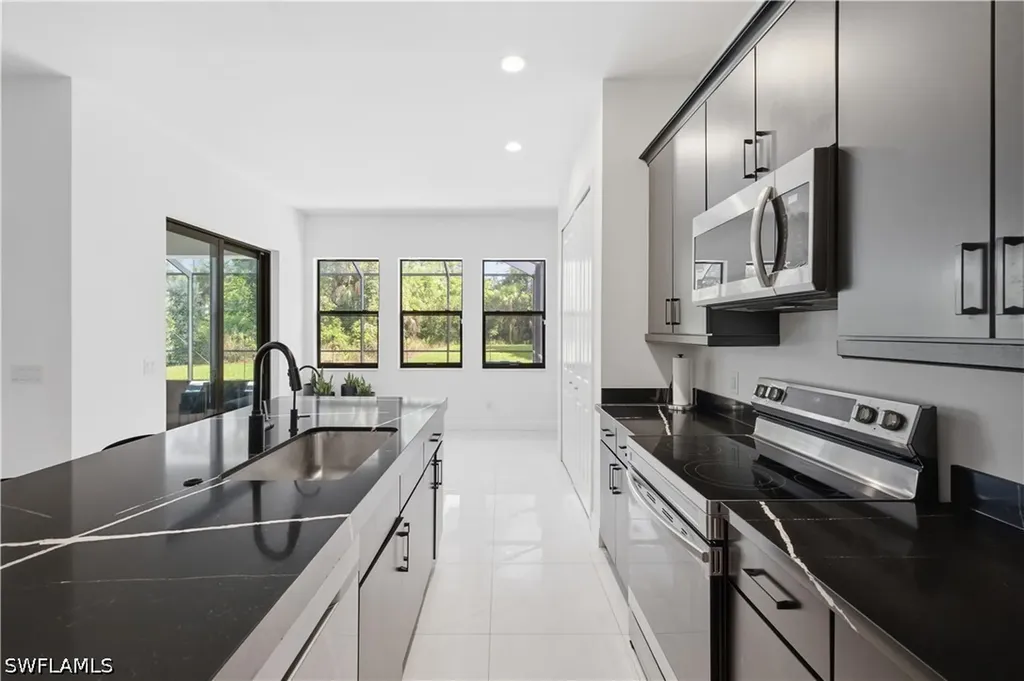 829 16th Avenue SW Naples FL 34117