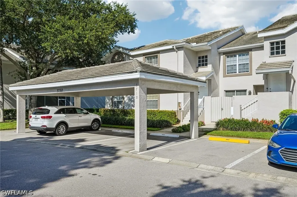 Naples FL, 3710 Fieldstone Boulevard, Unit 504