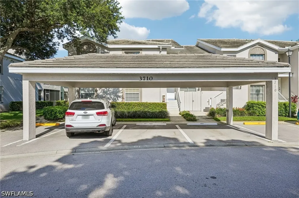 3710 Fieldstone Boulevard Naples FL 34109
