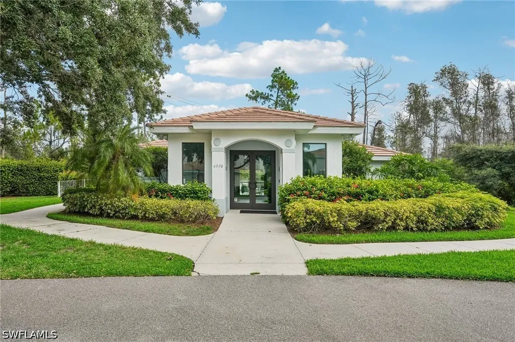 3710 Fieldstone Boulevard Naples FL 34109