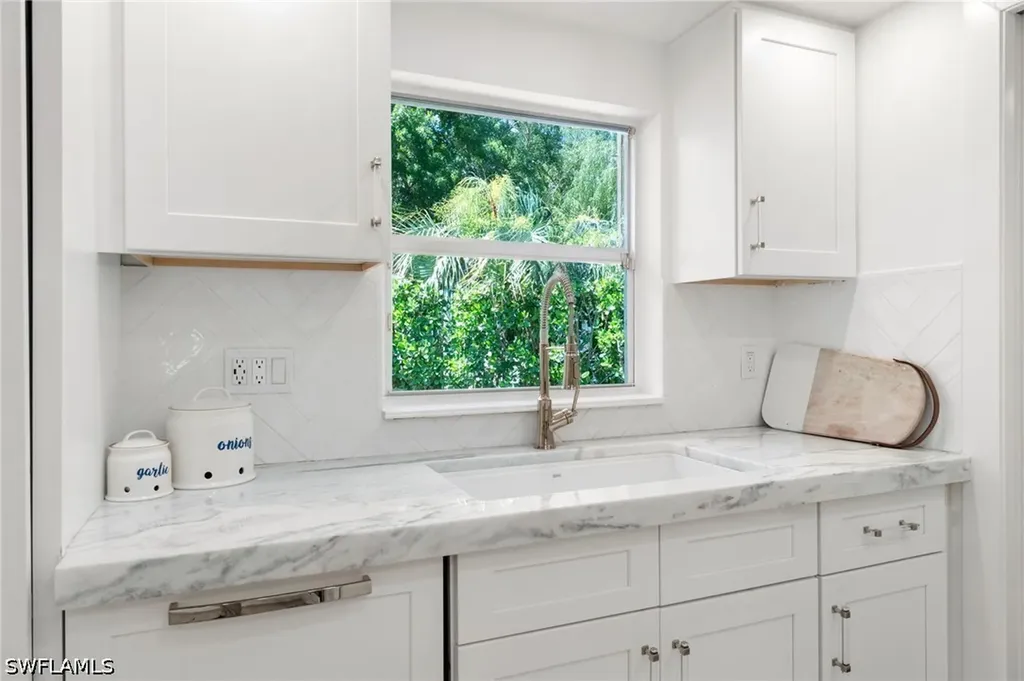 2180 Harbor Lane Naples FL 34104