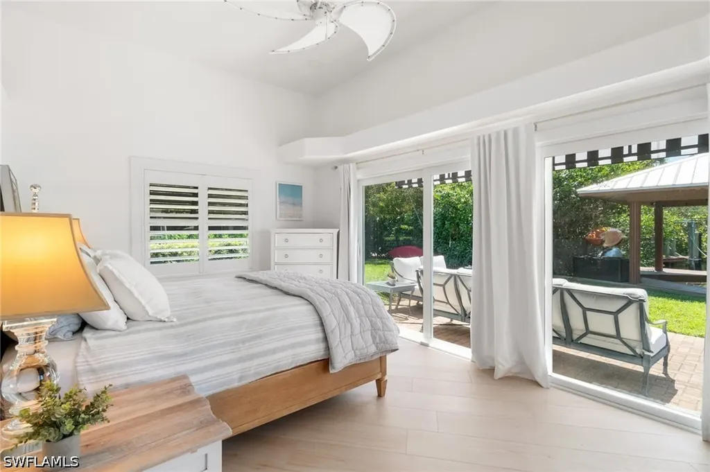 2180 Harbor Lane Naples FL 34104