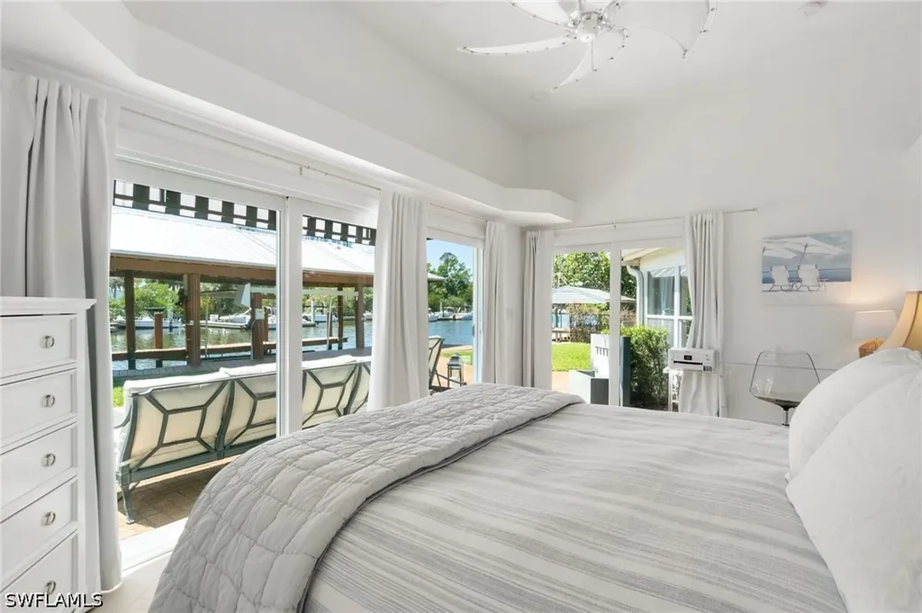 2180 Harbor Lane Naples FL 34104