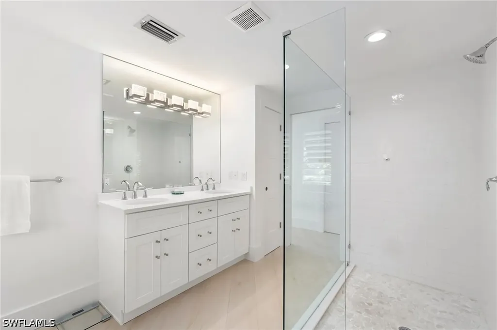 2180 Harbor Lane Naples FL 34104