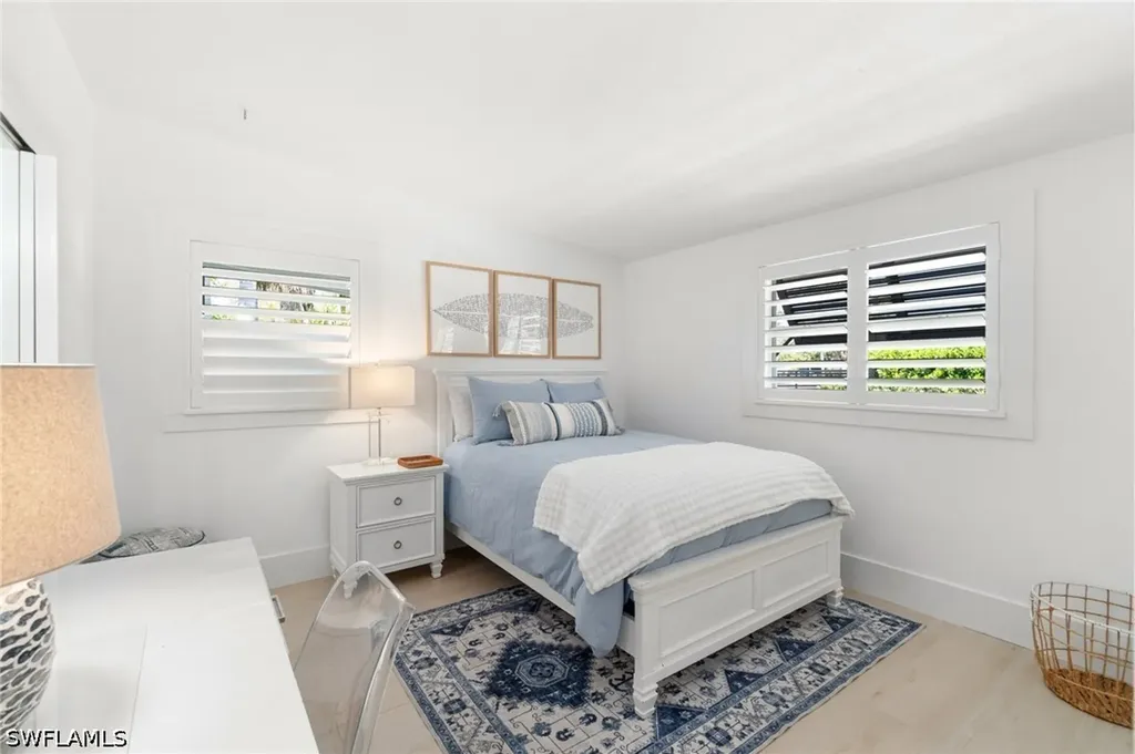 2180 Harbor Lane Naples FL 34104