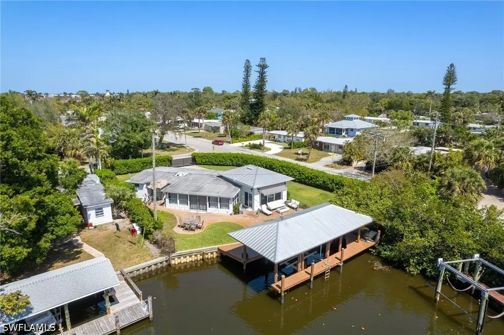 2180 Harbor Lane Naples FL 34104
