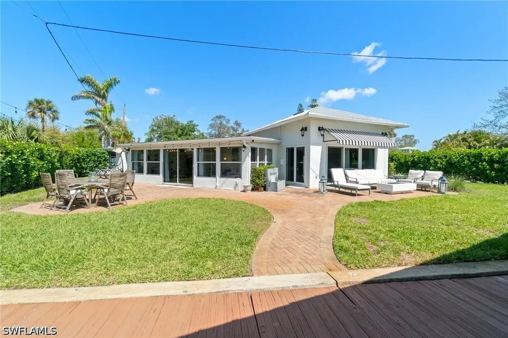 2180 Harbor Lane Naples FL 34104