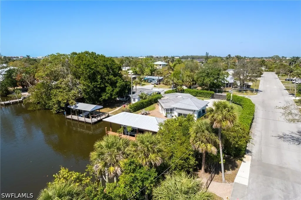 2180 Harbor Lane Naples FL 34104