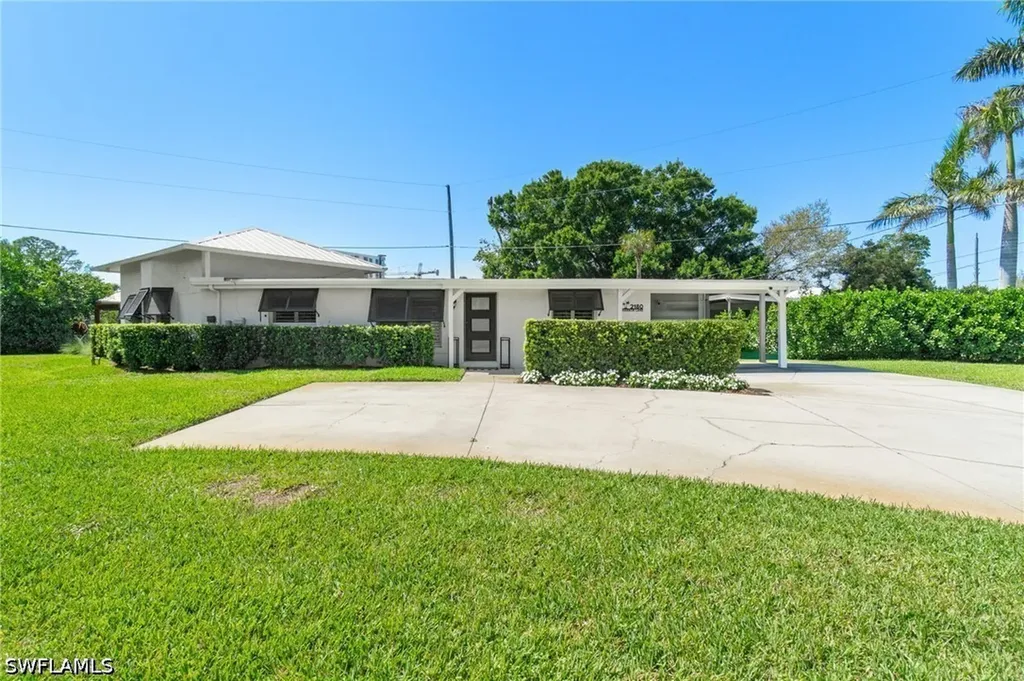 2180 Harbor Lane Naples FL 34104
