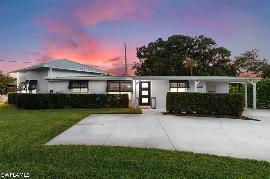 2180 Harbor Lane Naples FL 34104