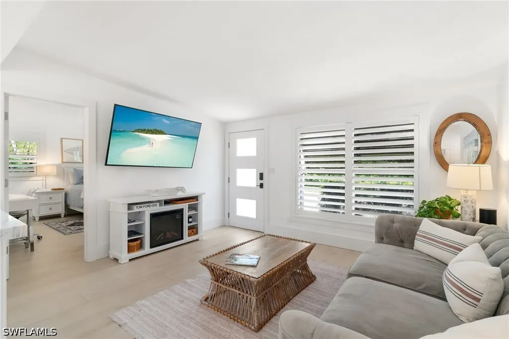 2180 Harbor Lane Naples FL 34104