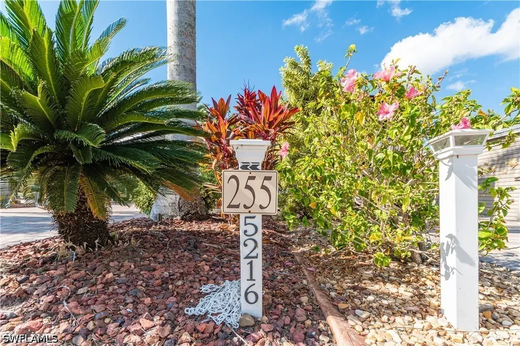 5216 Pineland Daisy Trail Fort Myers FL 33905