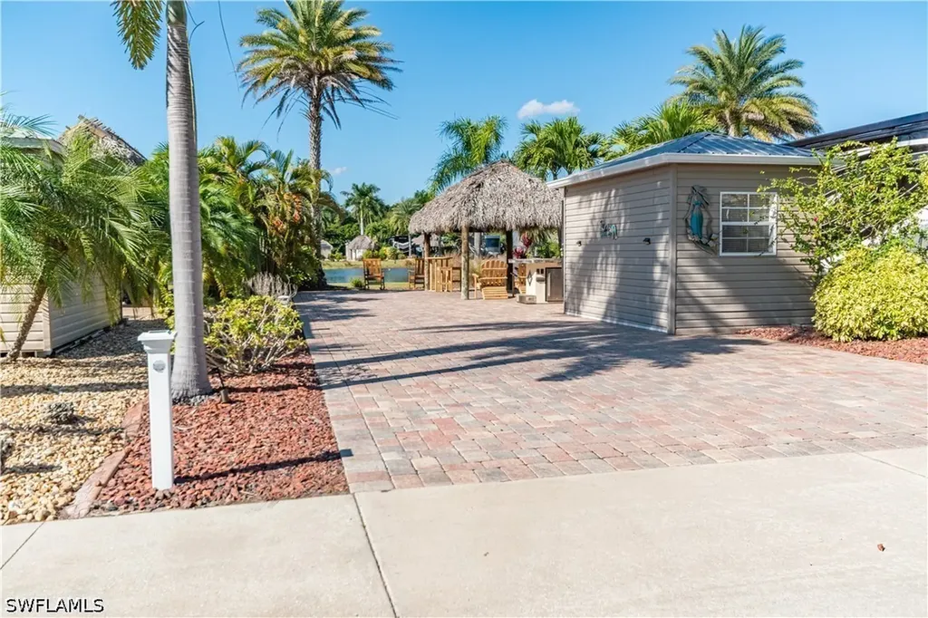 5216 Pineland Daisy Trail Fort Myers FL 33905