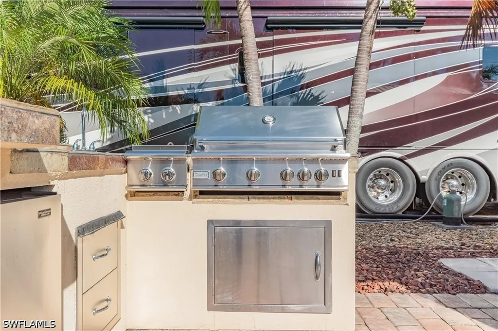 5216 Pineland Daisy Trail Fort Myers FL 33905