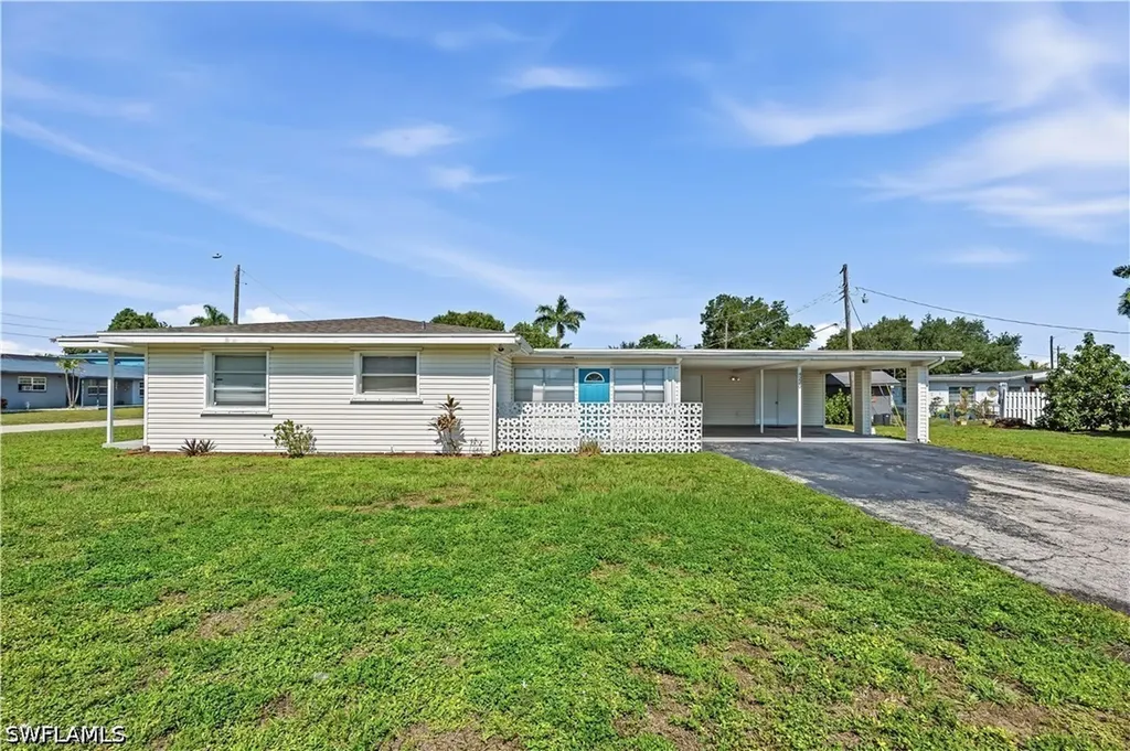 4220 Deleon Street Fort Myers FL 33901