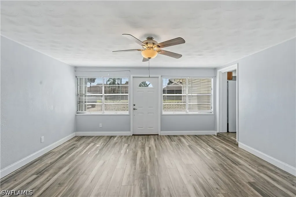 4220 Deleon Street Fort Myers FL 33901