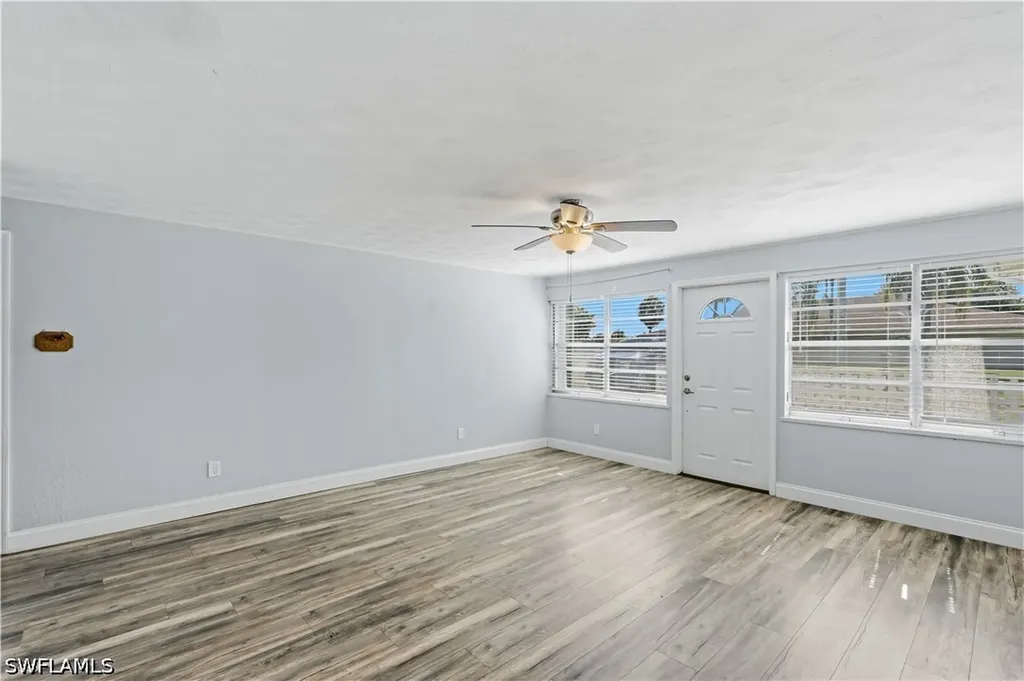 4220 Deleon Street Fort Myers FL 33901