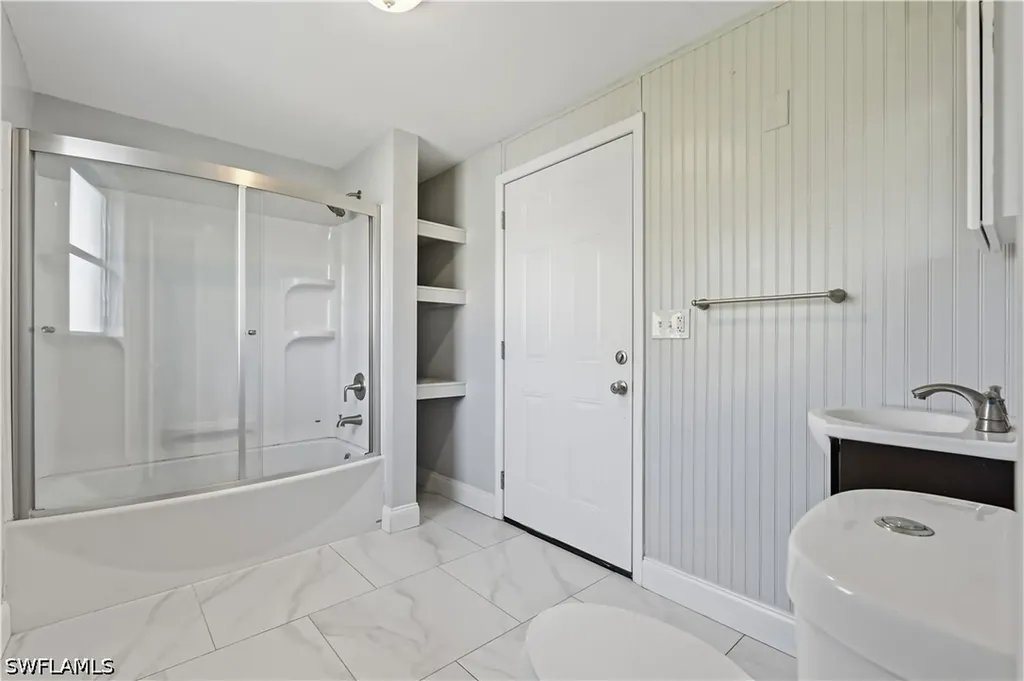 4220 Deleon Street Fort Myers FL 33901