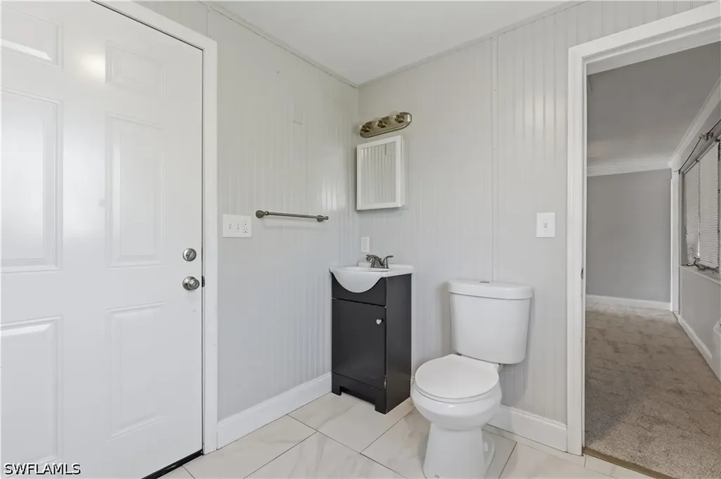 4220 Deleon Street Fort Myers FL 33901