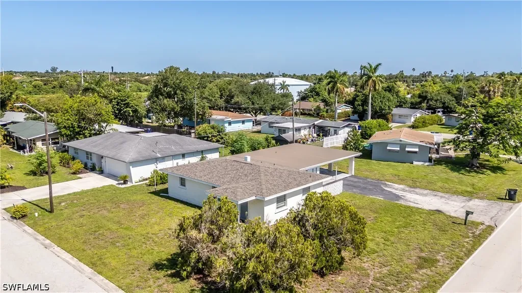 4220 Deleon Street Fort Myers FL 33901