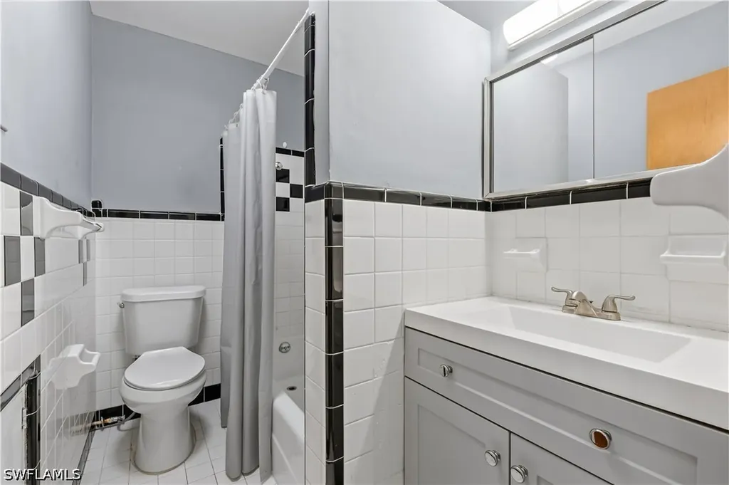 4220 Deleon Street Fort Myers FL 33901