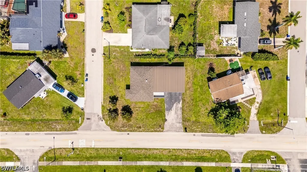 4220 Deleon Street Fort Myers FL 33901