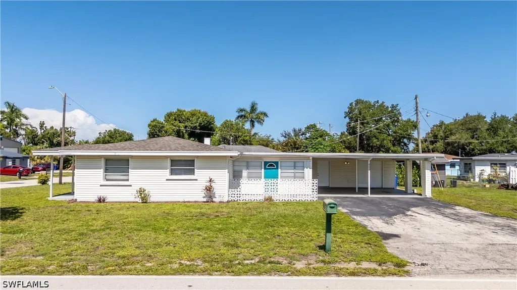 4220 Deleon Street Fort Myers FL 33901