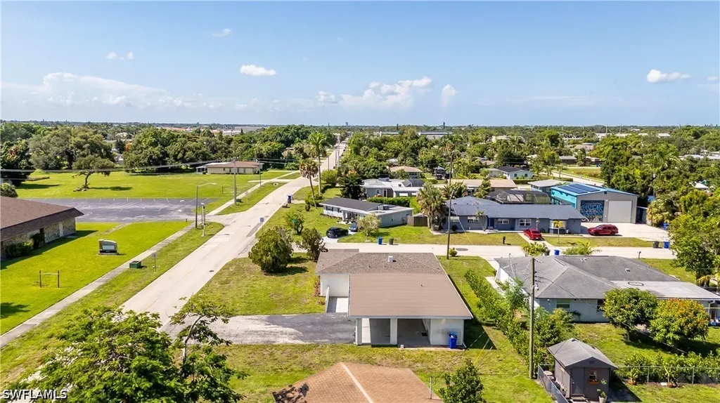 4220 Deleon Street Fort Myers FL 33901