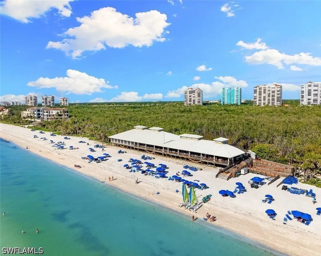 8405 Excalibur Circle Naples FL 34108