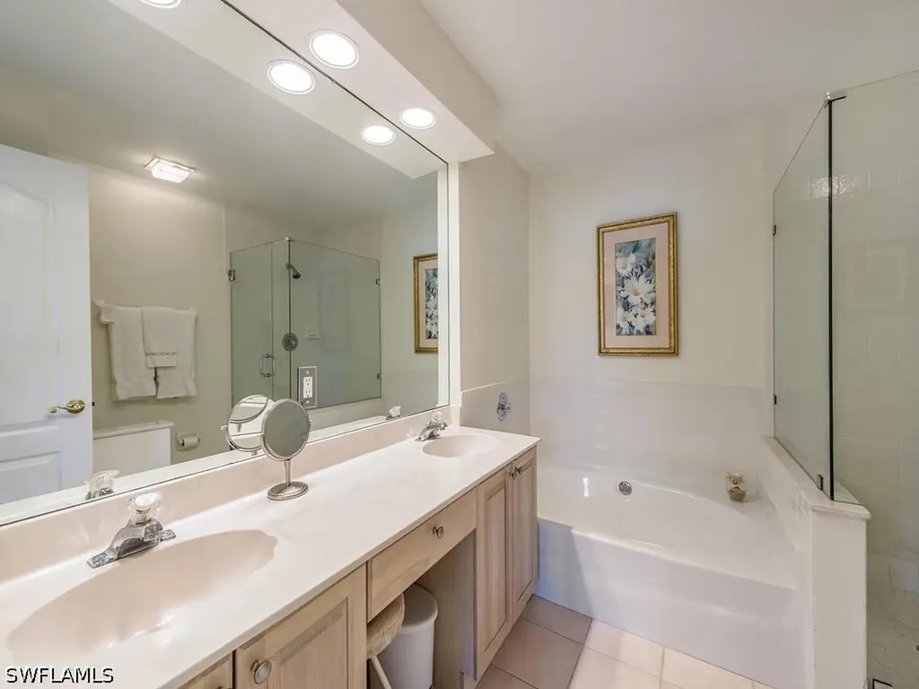 8405 Excalibur Circle Naples FL 34108