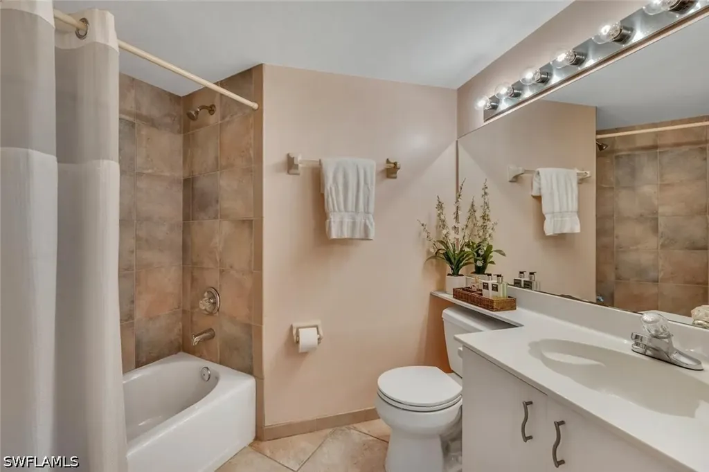47 Bennington Drive Naples FL 34104