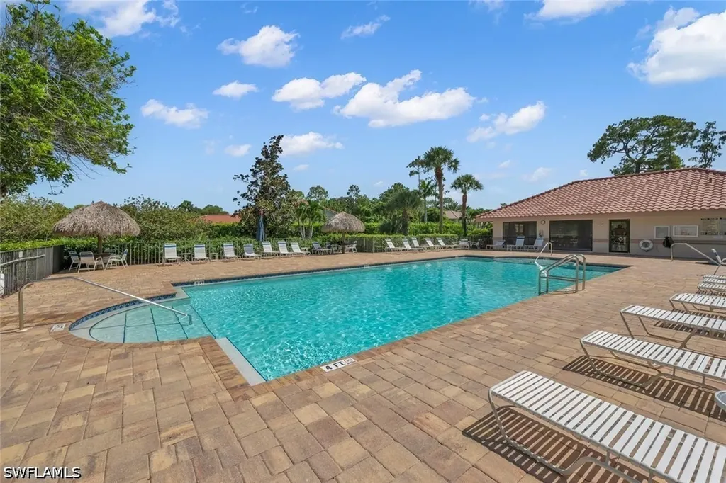 47 Bennington Drive Naples FL 34104