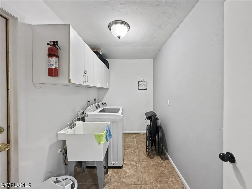7658 Laurel Valley Road Fort Myers FL 33967