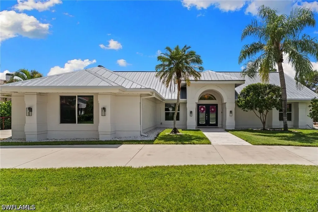 245 Monterey Drive Naples FL 34119