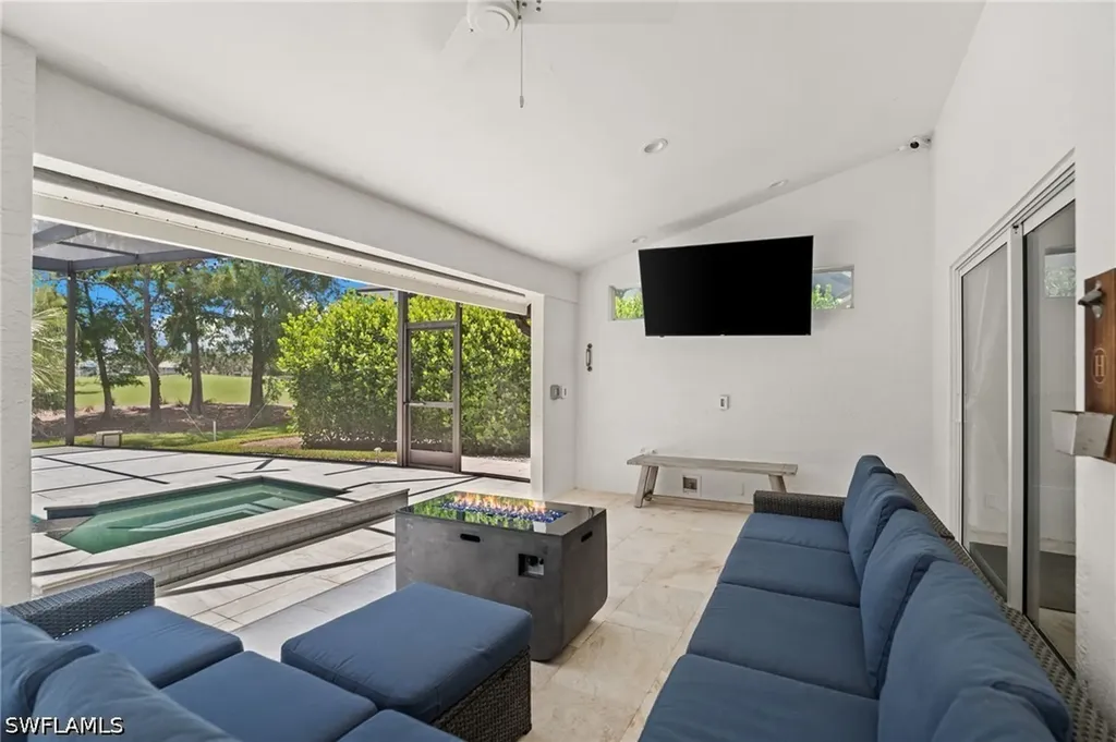 245 Monterey Drive Naples FL 34119