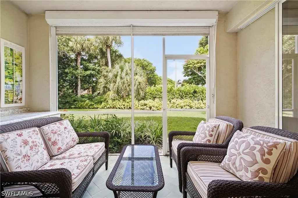 829 Tanbark Drive Naples FL 34108