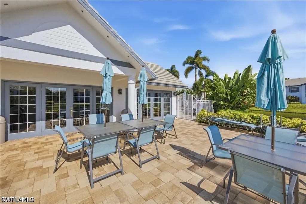 829 Tanbark Drive Naples FL 34108