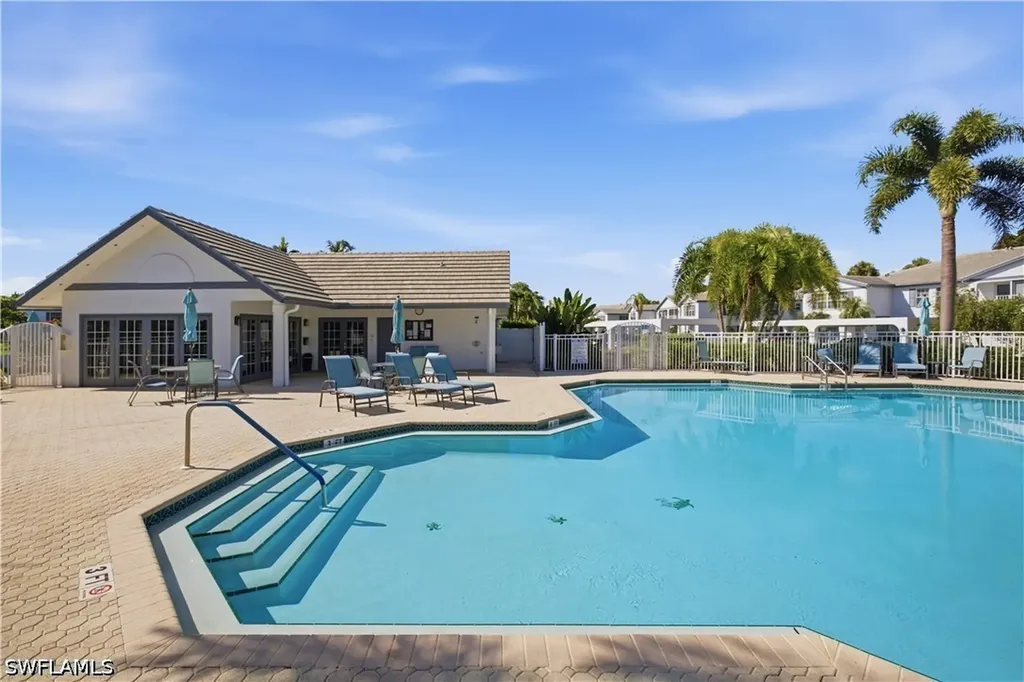 829 Tanbark Drive Naples FL 34108